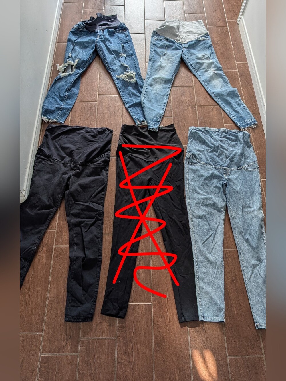 4 Pairs of Maternity pants (Medium)